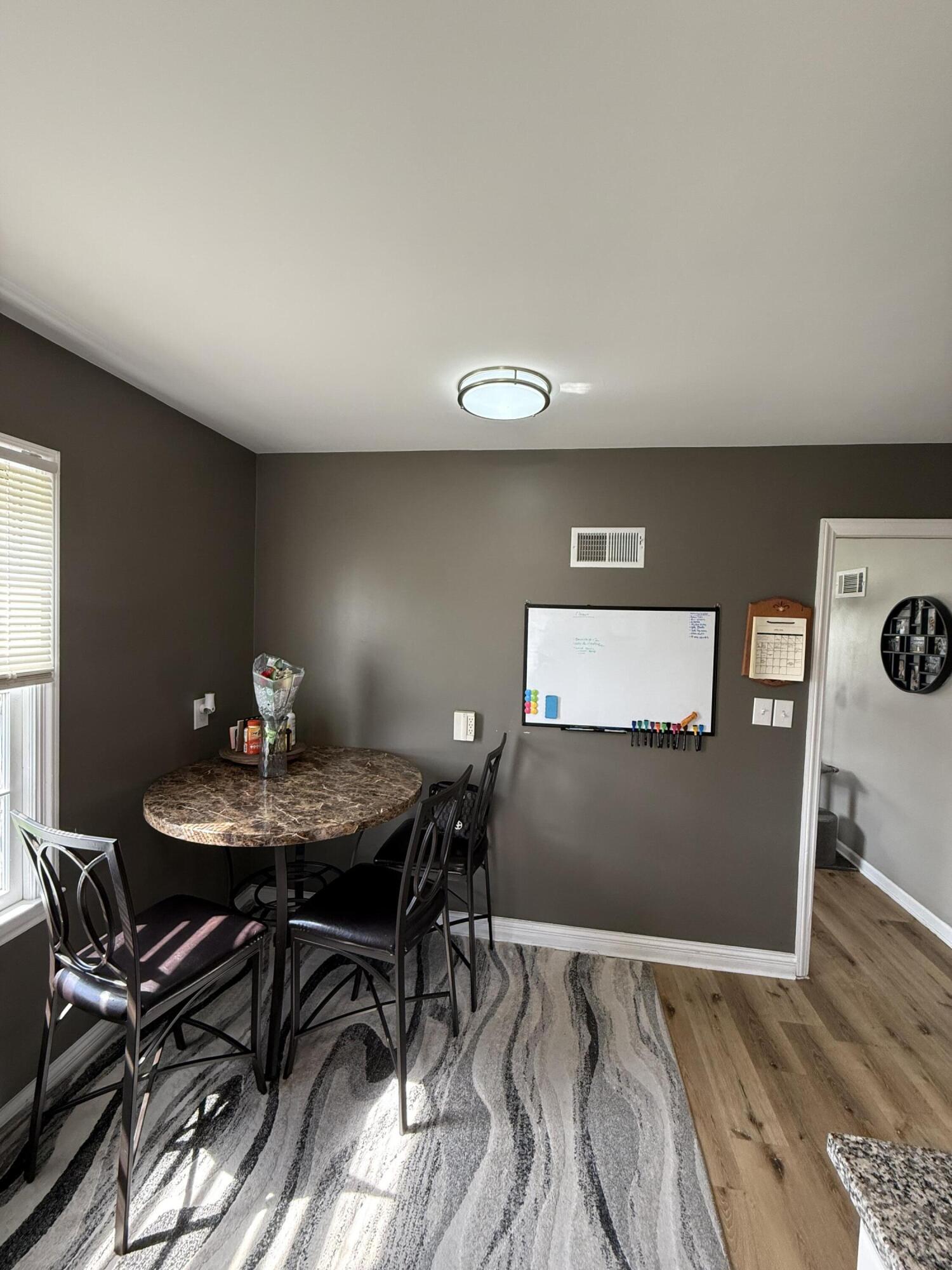 7331 43rd Avenue Kenosha, WI 53142 - Photo 11 of 31 Kitchen