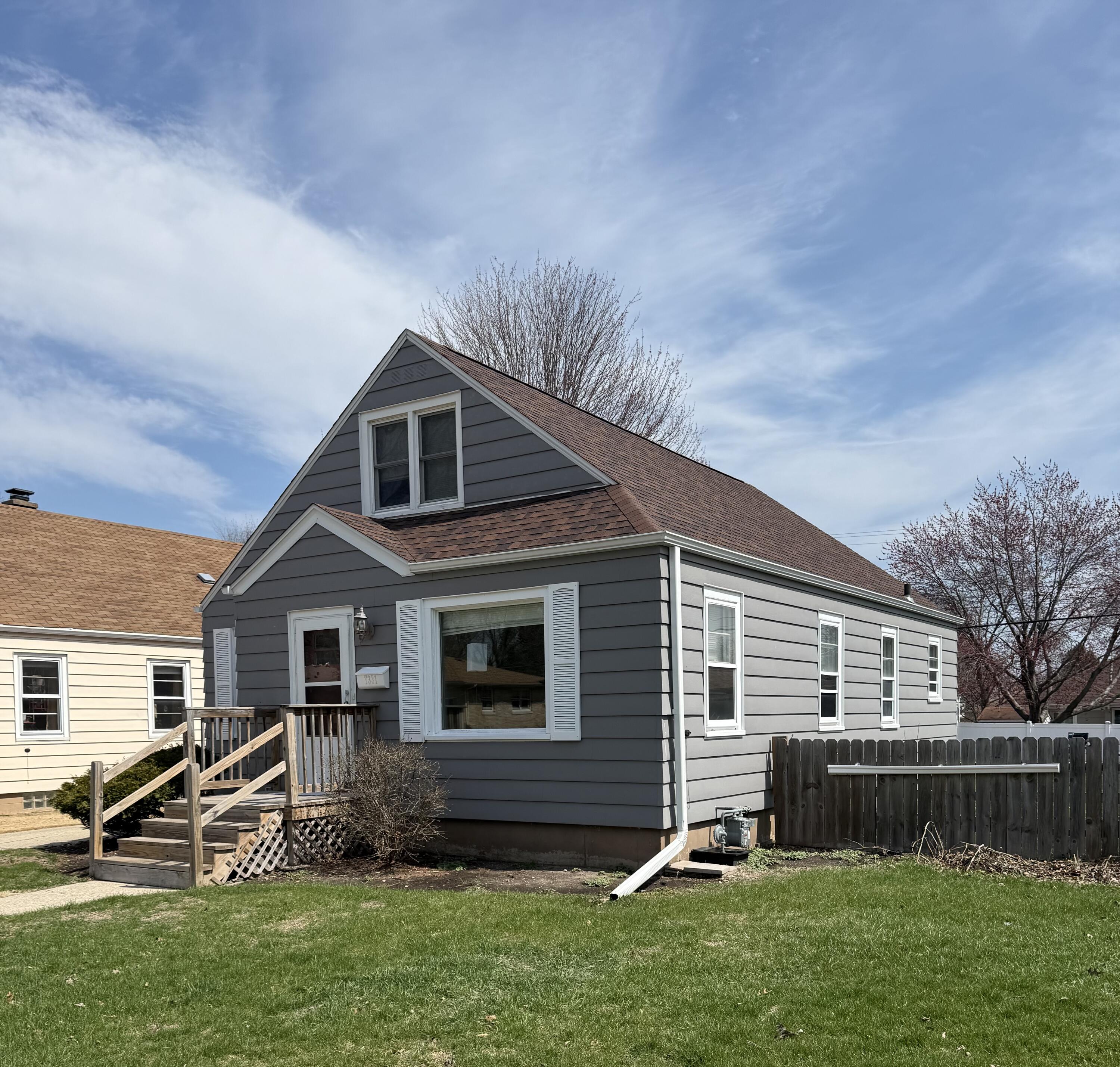 7331 43rd Avenue Kenosha, WI 53142 - Photo 2 of 31 Front