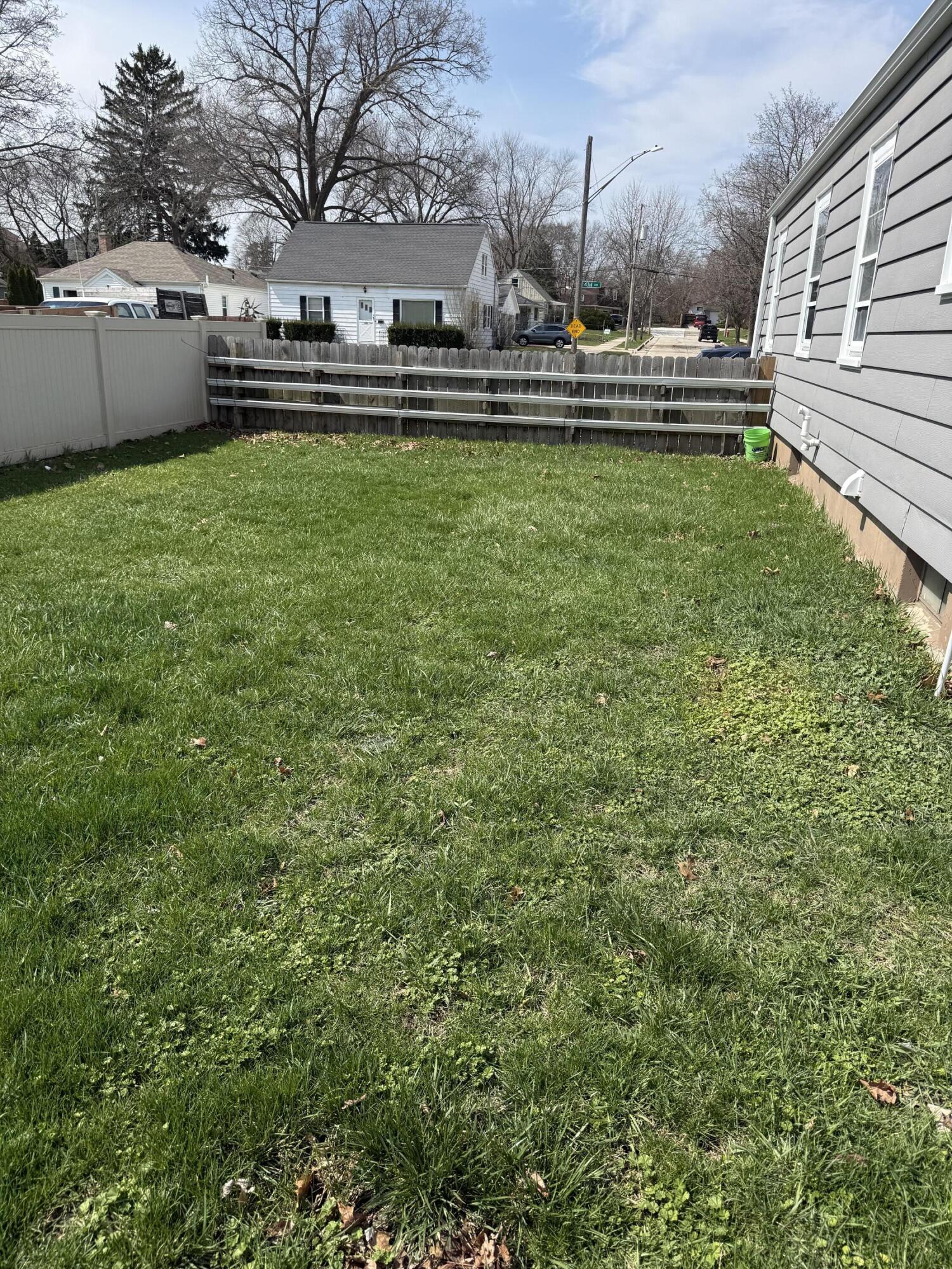 7331 43rd Avenue Kenosha, WI 53142 - Photo 30 of 31 Yard