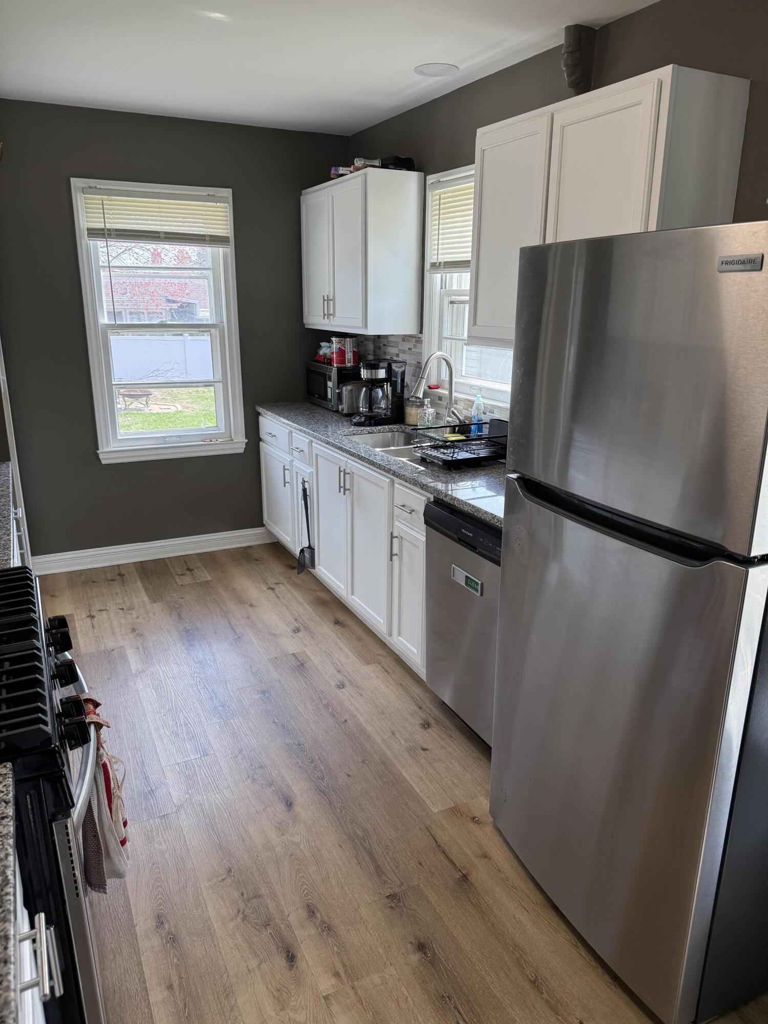 7331 43rd Avenue Kenosha, WI 53142 - Photo 6 of 31 Kitchen