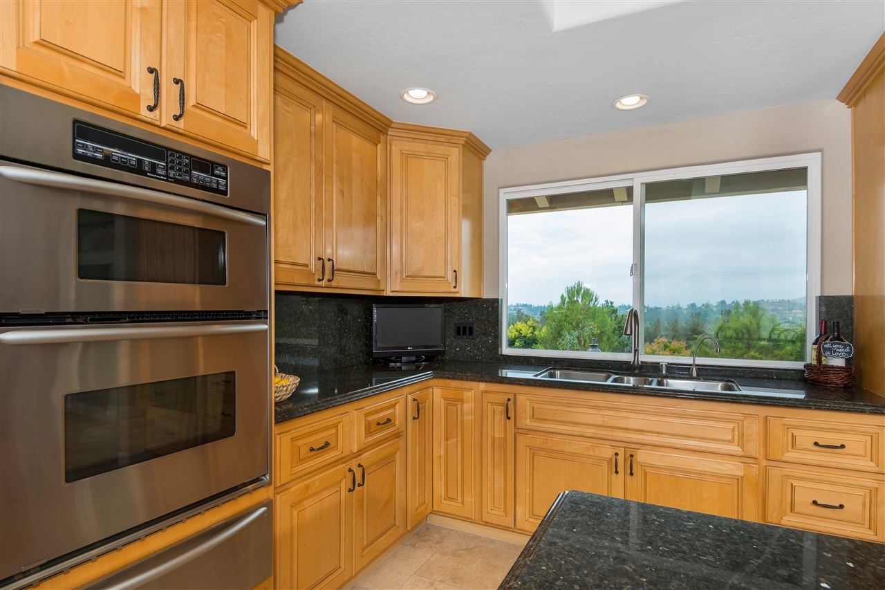 16302 Woodson View Road Poway, CA 92064 - Photo 6 of 25
