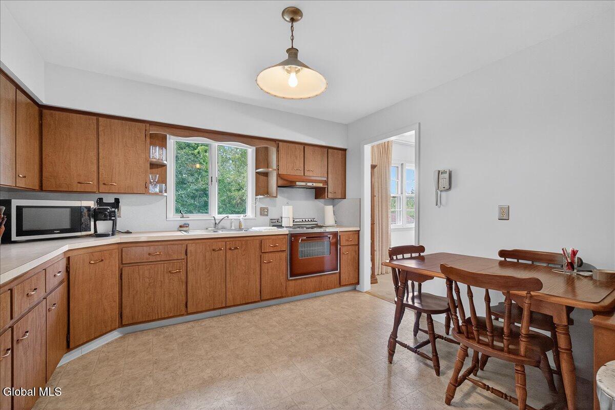 261 Pruyn Hill Road Halfmoon, NY 12118 - Photo 11 of 46 15-261 Pruyn Hill Rd-15