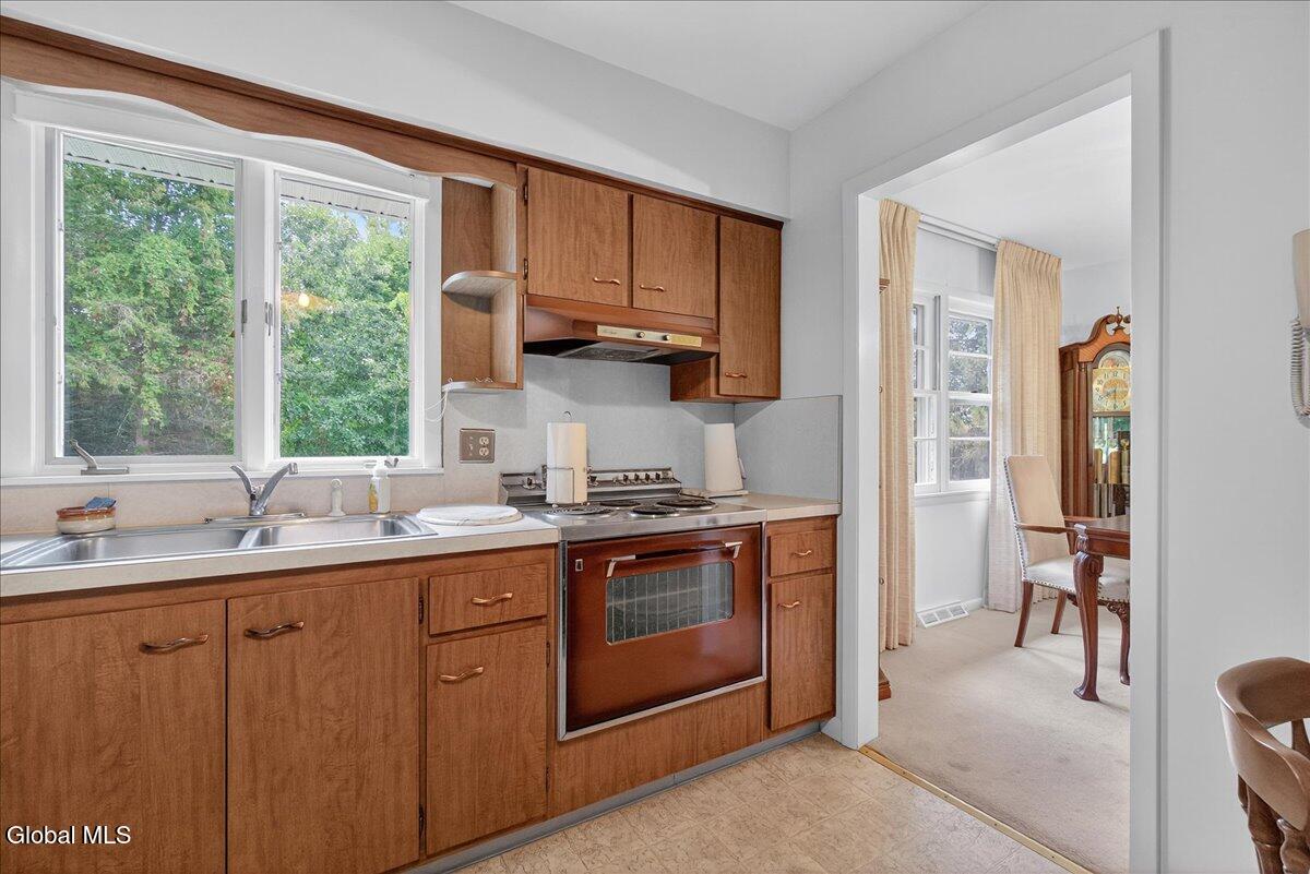 261 Pruyn Hill Road Halfmoon, NY 12118 - Photo 13 of 46 16-261 Pruyn Hill Rd-16