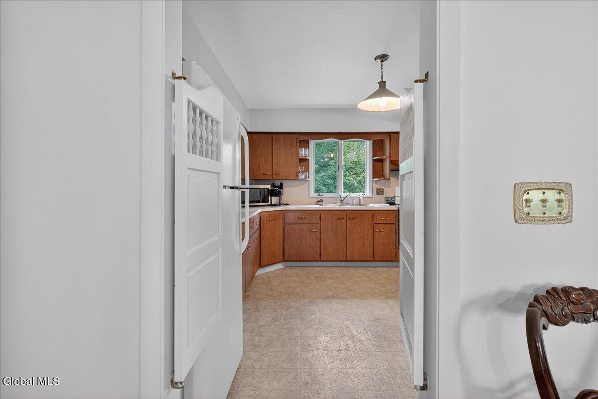 261 Pruyn Hill Road Halfmoon, NY 12118 - Photo 31 of 46 28-261 Pruyn Hill Rd-28