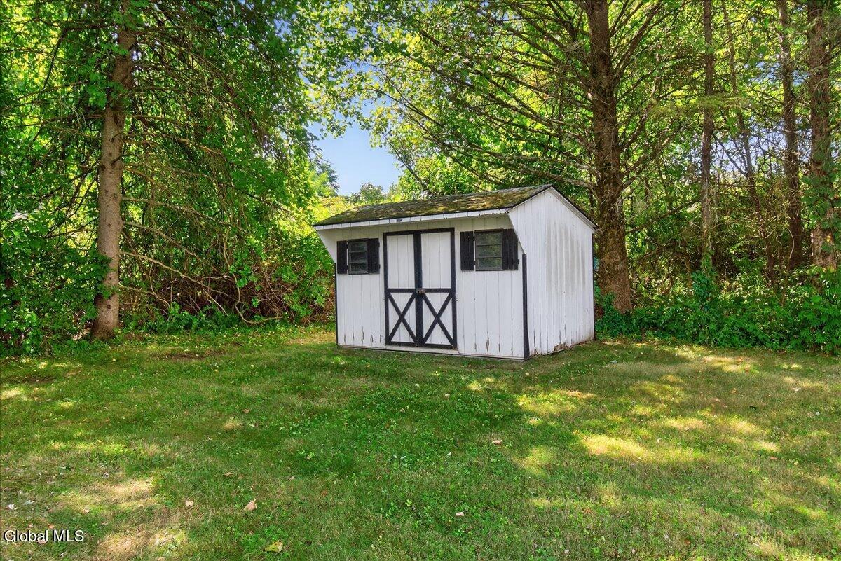 261 Pruyn Hill Road Halfmoon, NY 12118 - Photo 41 of 46 40-261 Pruyn Hill Rd-40