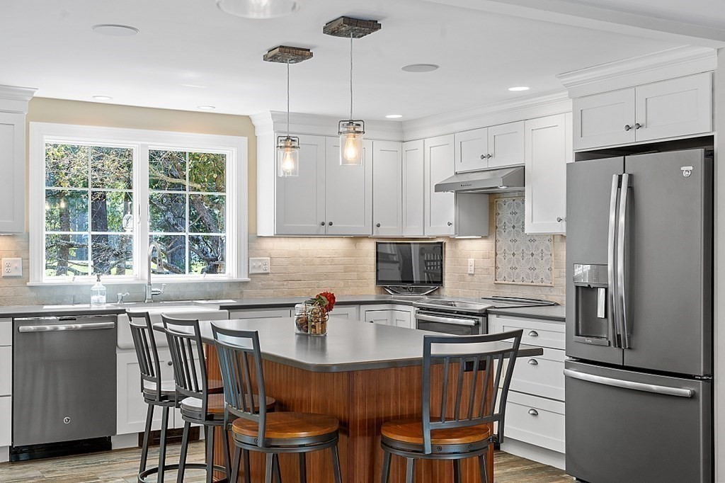 38 Old Road Westford, MA 01886 - Photo 2 of 42 Gallery Image 2