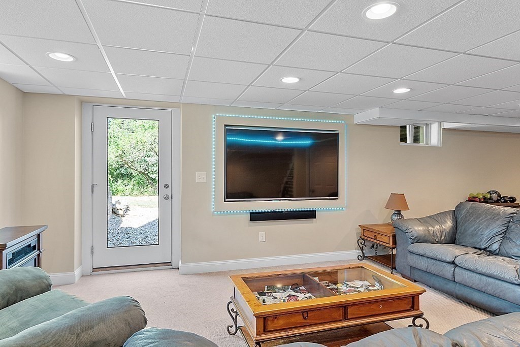 38 Old Road Westford, MA 01886 - Photo 7 of 42 Gallery Image 7