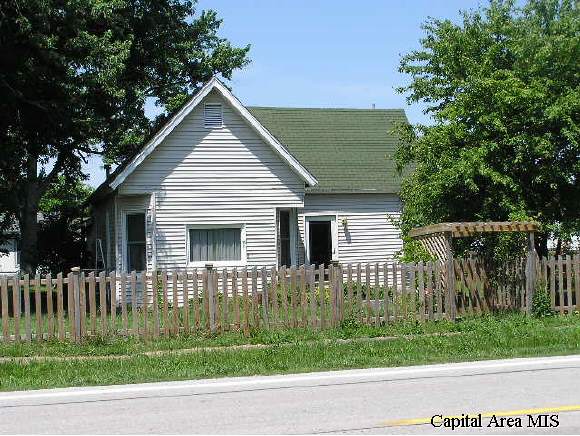 302 Main Street Modesto, IL 62667 - Photo 1 of 5