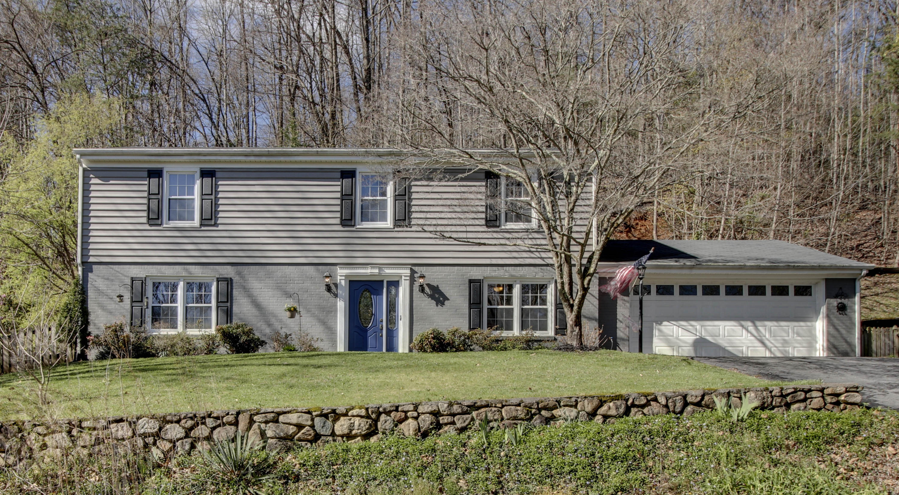 6061 Burnham Road Roanoke, VA 24018 - Photo 1 of 31 Front of Home
