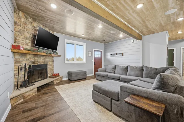 $599,900 | 14443 Highway 10, Glyndon, MN 56547