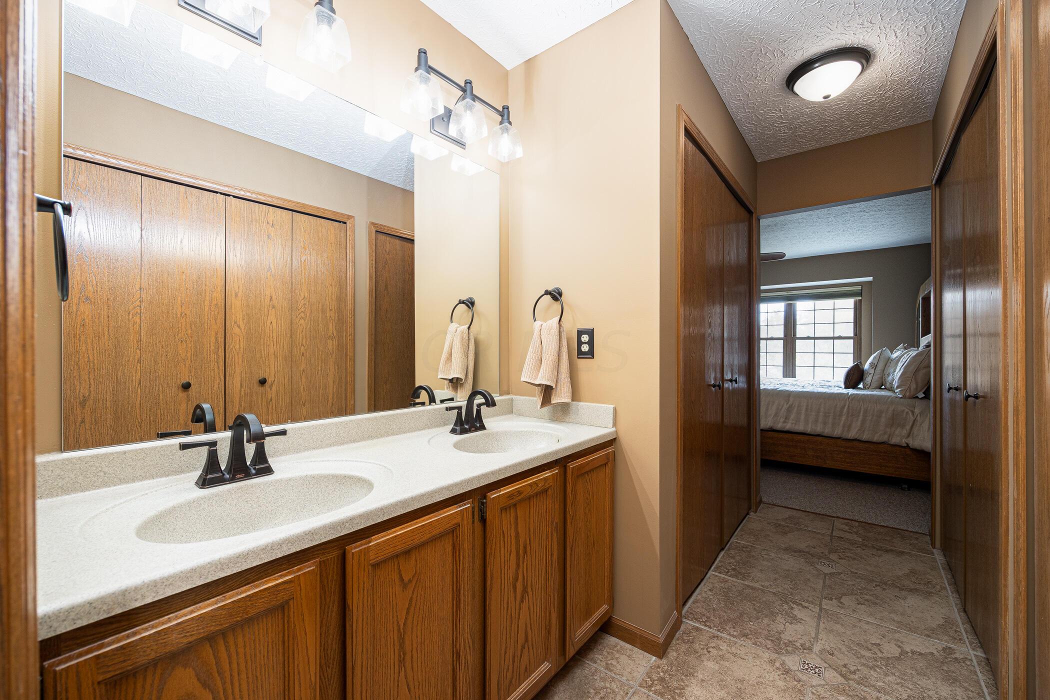 1573 Raspberry Court Columbus, OH 43204 - Photo 41 of 68 1573 Raspberry Ct 042