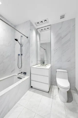 $4,200,000 | 111 Murray Street, Unit 24B | TriBeCa