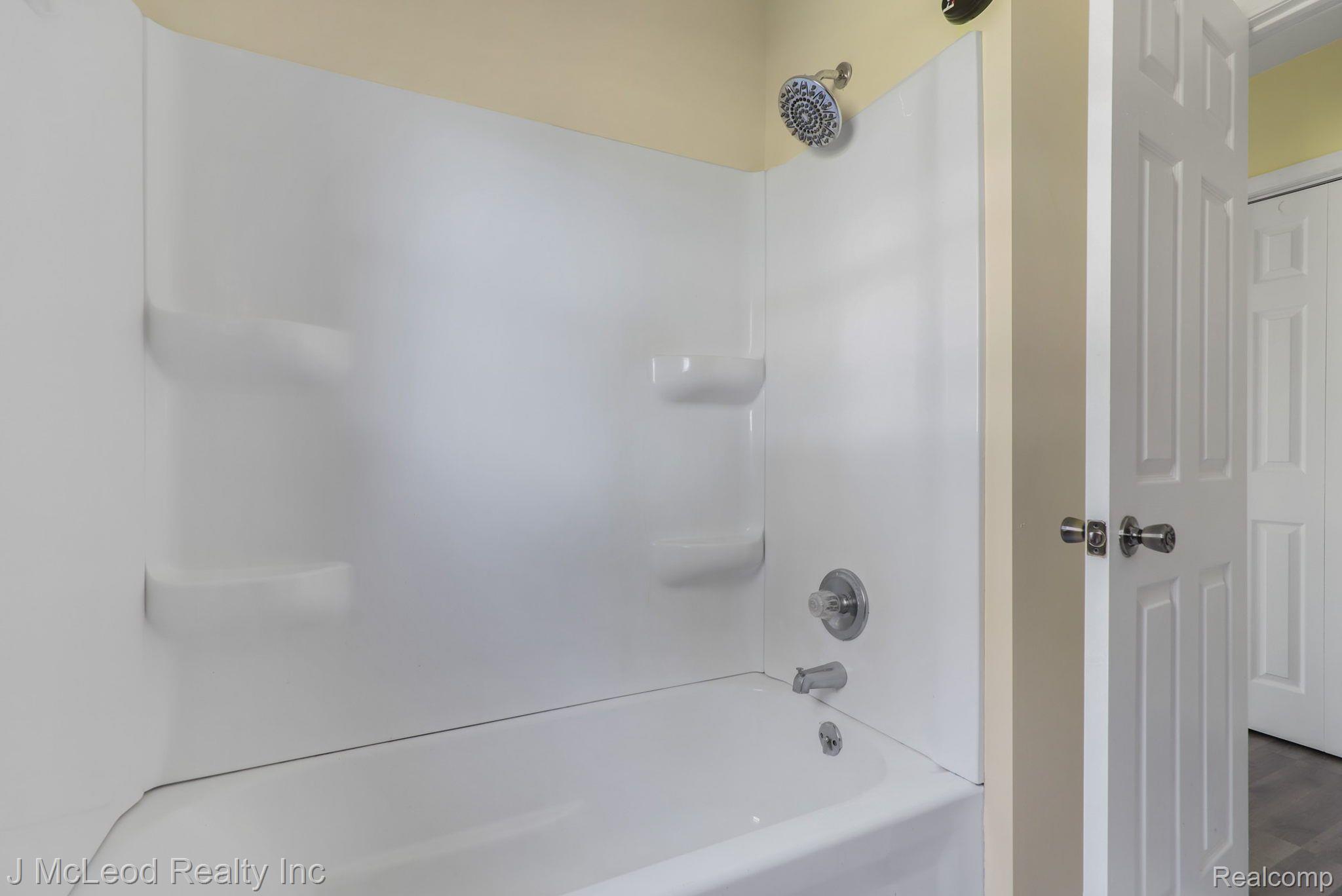 8866 State Road Millington, MI 48746 - Photo 33 of 48 Gallery Image 33