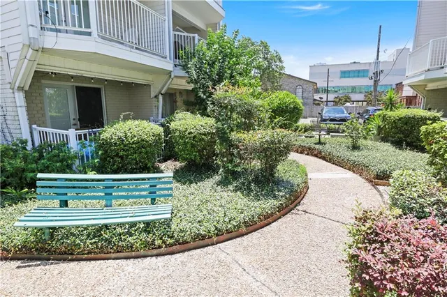 $1,325 | 3805 Houma Boulevard, Unit A223, Metairie, LA 70006