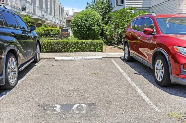 $1,325 | 3805 Houma Boulevard, Unit A223, Metairie, LA 70006