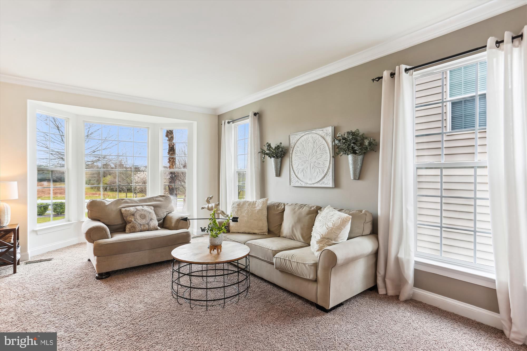 12206 Skylark Road Clarksburg, MD 20871 - Photo 17 of 88 Living Room