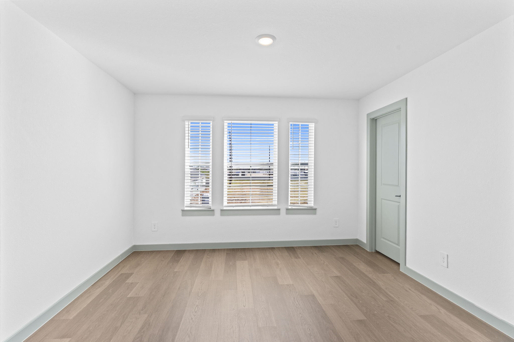 3305 Bolt Rope Drive Texas City, TX 77568 - Photo 18 of 30 an empty room with a window