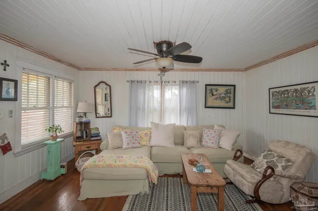 $214,900 | 3105 East Lakeview Avenue, Pensacola, FL 32503