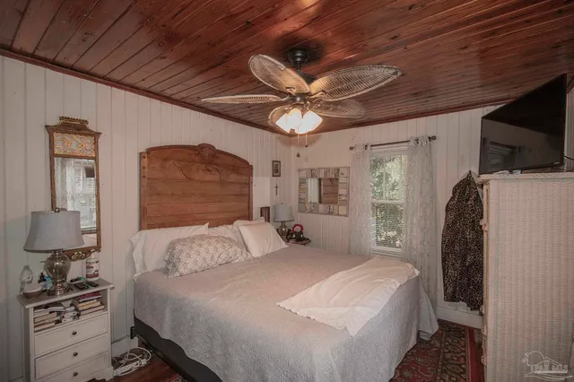 $214,900 | 3105 East Lakeview Avenue, Pensacola, FL 32503