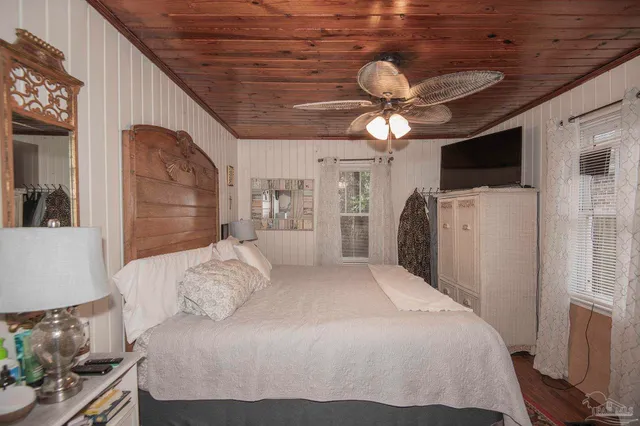 $214,900 | 3105 East Lakeview Avenue, Pensacola, FL 32503