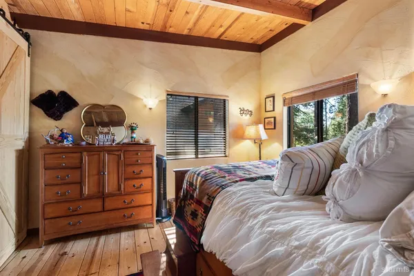 $960,000 | 3724 Regina Road, South Lake Tahoe, CA 96150