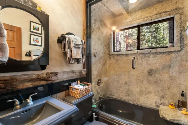 $960,000 | 3724 Regina Road, South Lake Tahoe, CA 96150