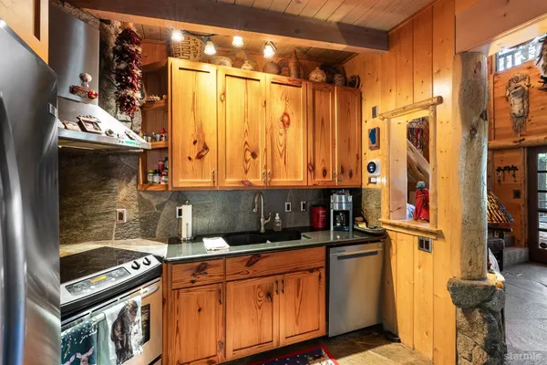 $960,000 | 3724 Regina Road, South Lake Tahoe, CA 96150