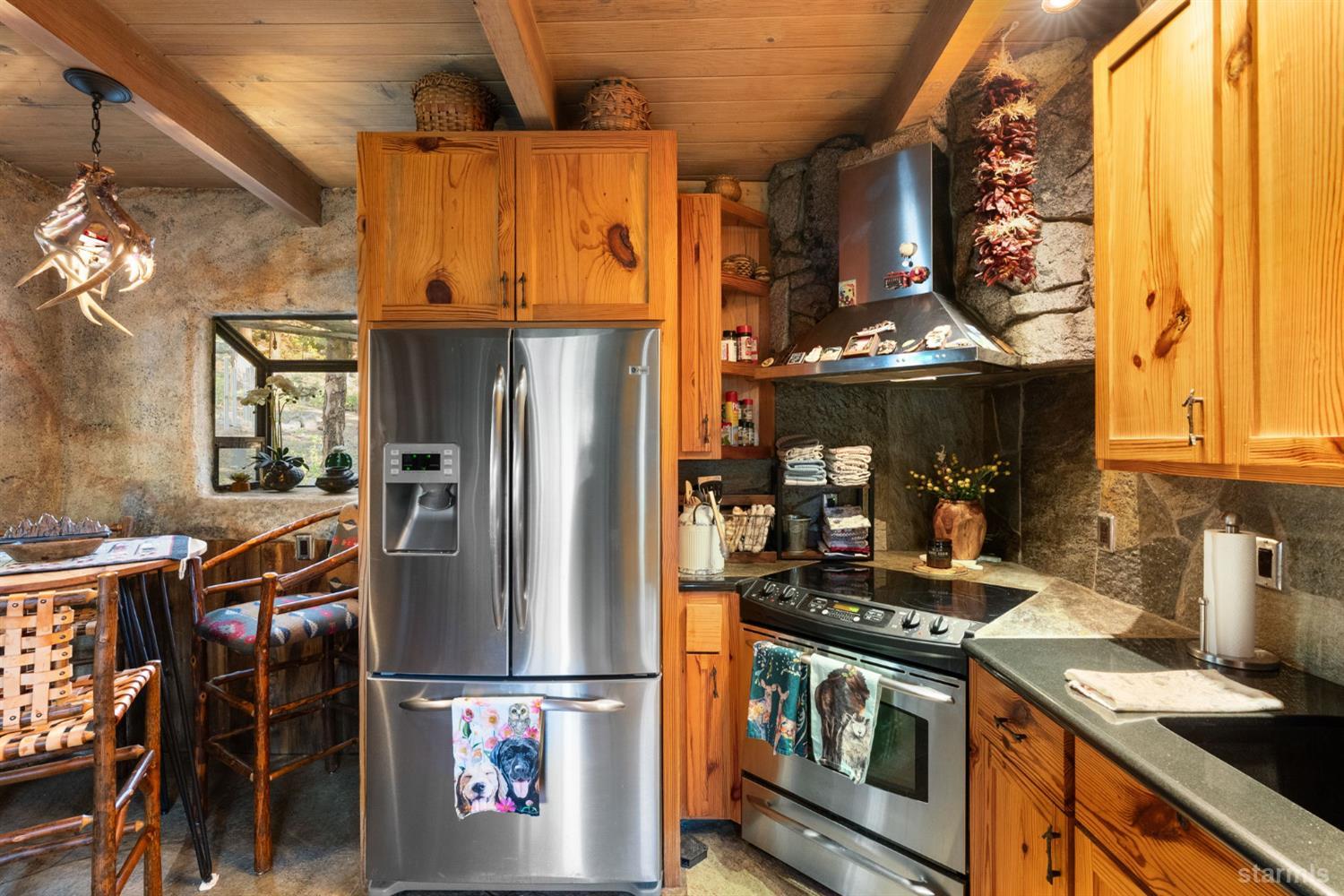 3724 Regina Road South Lake Tahoe, CA 96150 - Photo 9 of 39