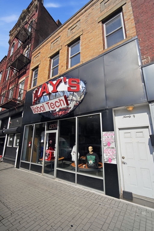 99-101 High Street Holyoke, MA 01040 - Photo 26 of 27 a view of a chairs and tables in the patio