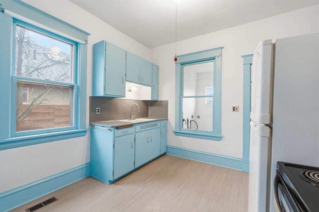 313 East Gordon Avenue Spokane, WA 99207 - Photo 9 of 38