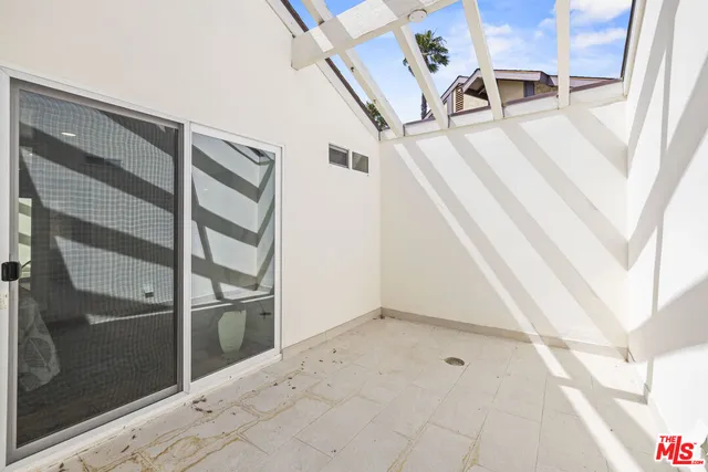 an empty room with closet