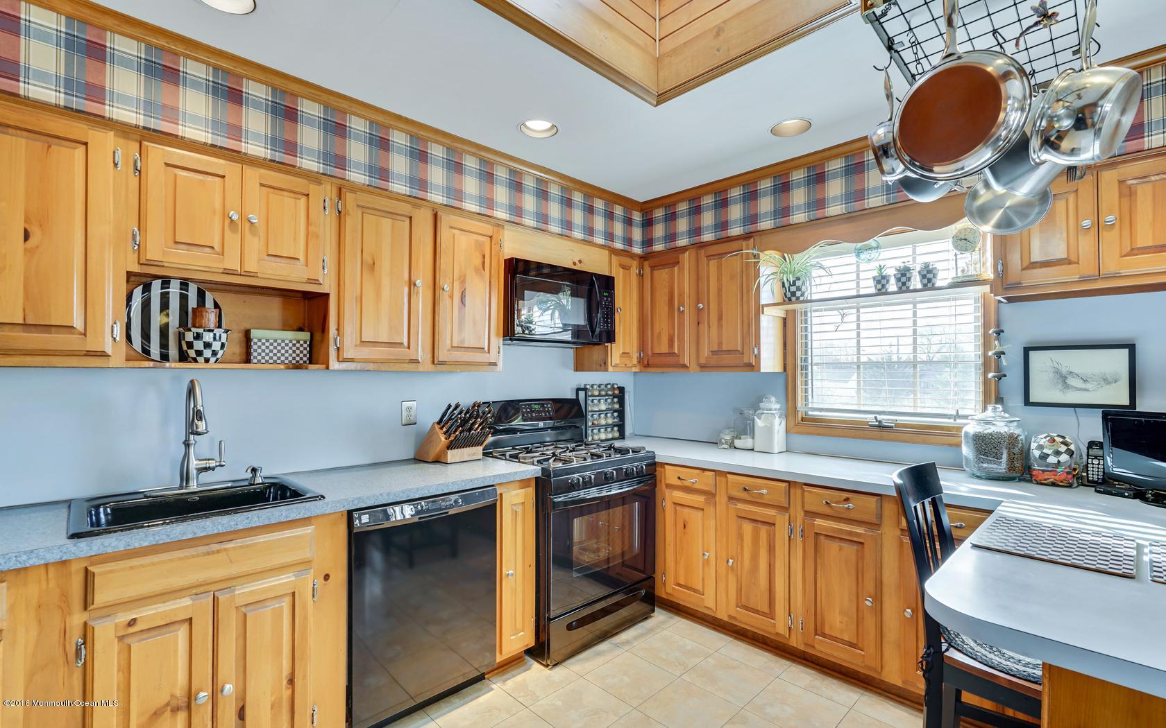 2112 Edgar Road Point Pleasant, NJ 08742 - Photo 3 of 29 177d07ec389bdbc570258cd0c7550027