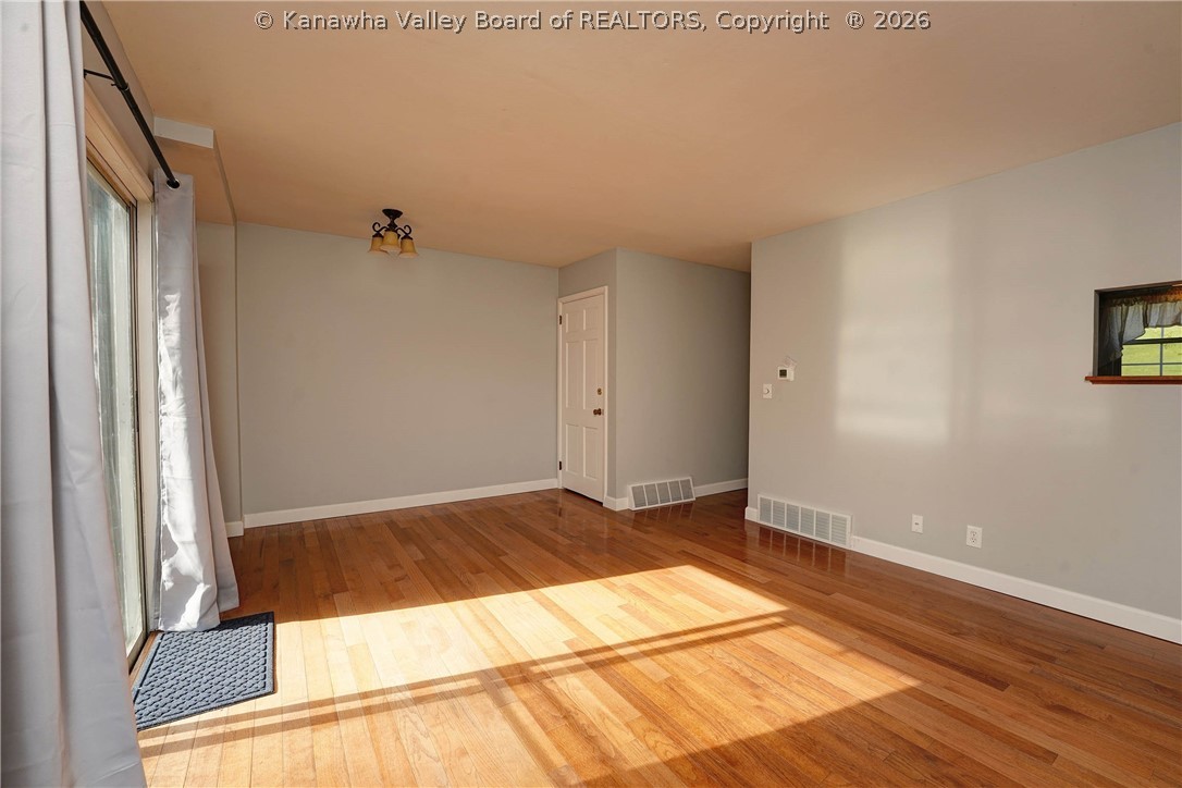 717 Castlegate Road South Charleston, WV 25303 - Photo 8 of 22 Gallery Image 8