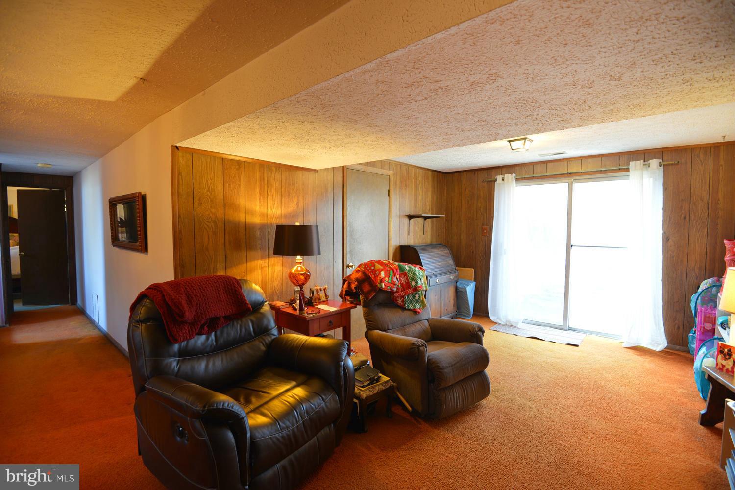 1208 S Road Pasadena, MD 21122 - Photo 12 of 27 Family Room