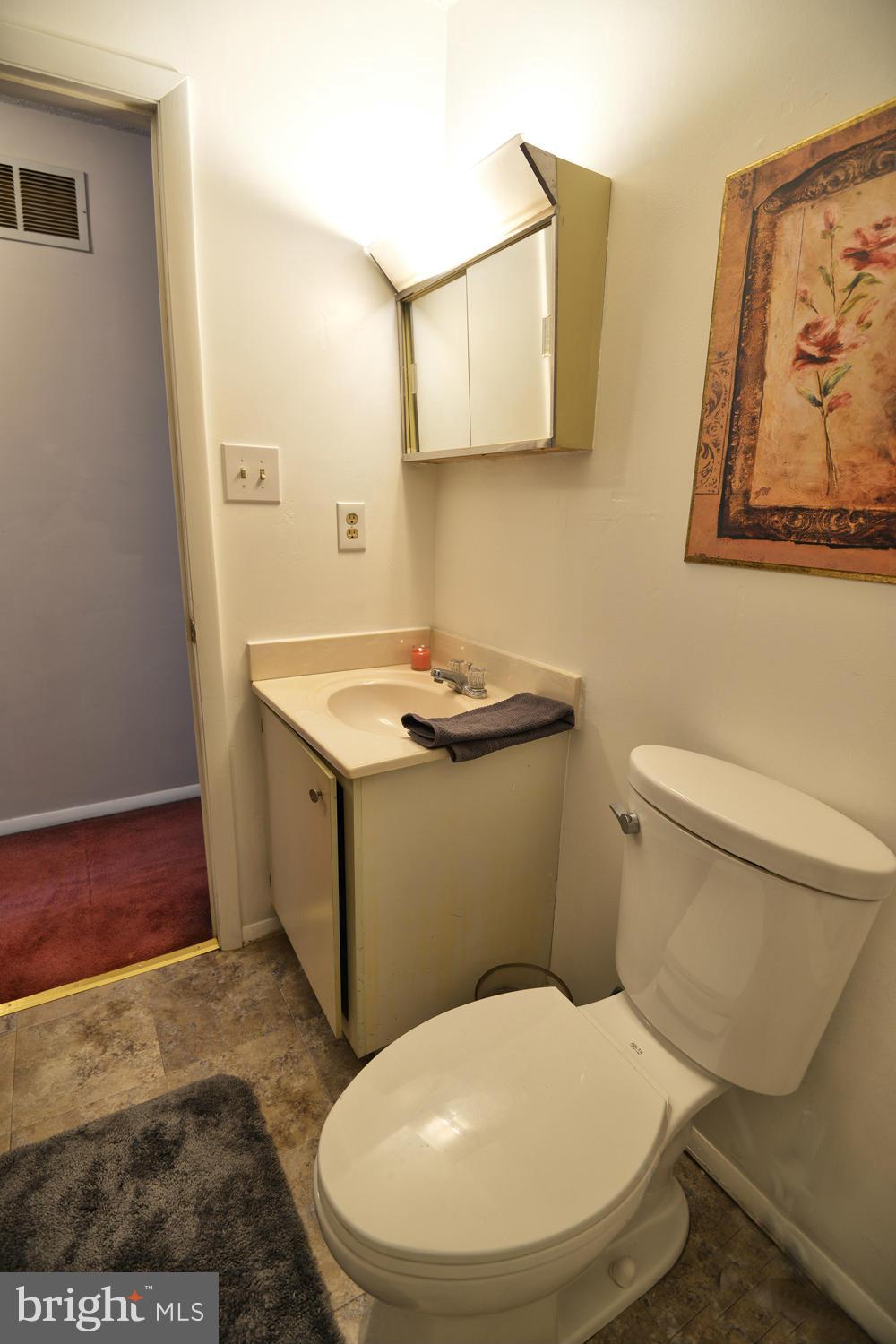 1208 S Road Pasadena, MD 21122 - Photo 8 of 27 Bath