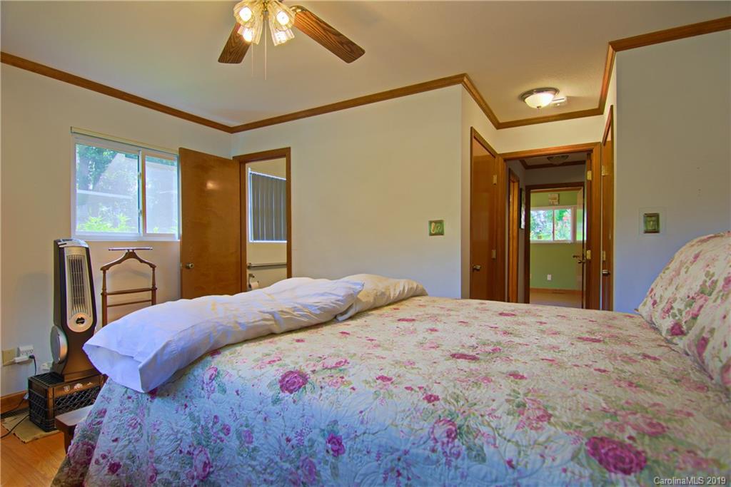 142 Homestead Road Candler, NC 28715 - Photo 11 of 32 Gallery Image 11