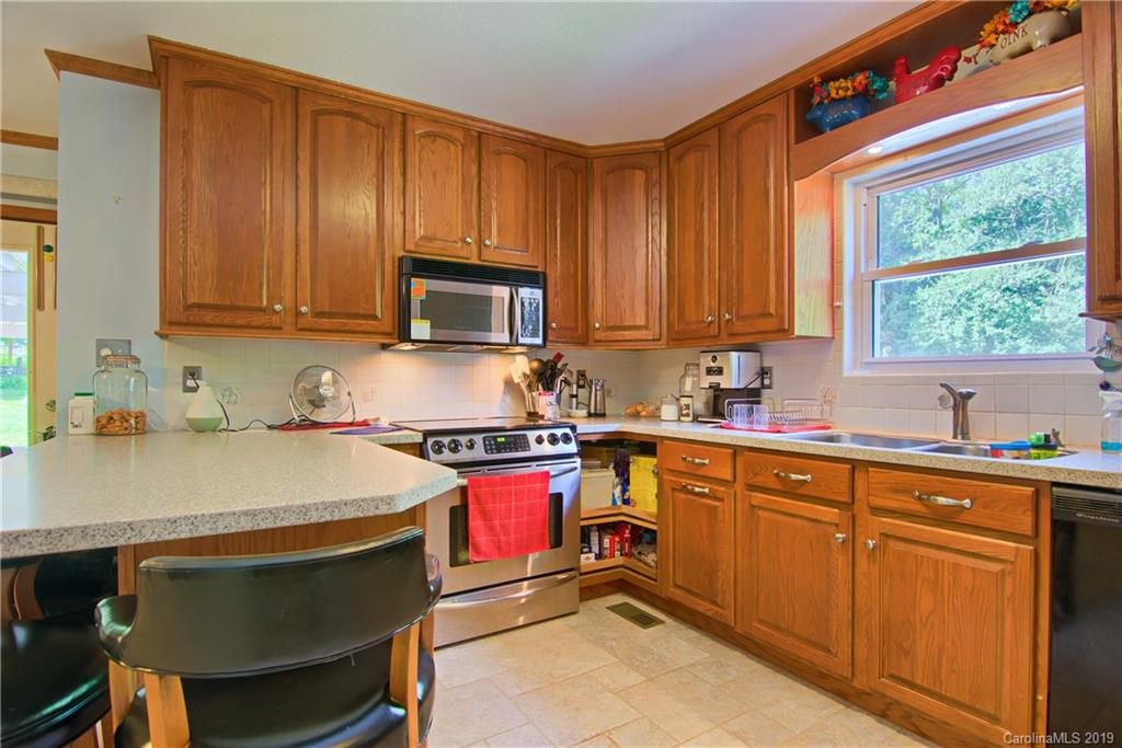 142 Homestead Road Candler, NC 28715 - Photo 17 of 32 Gallery Image 17