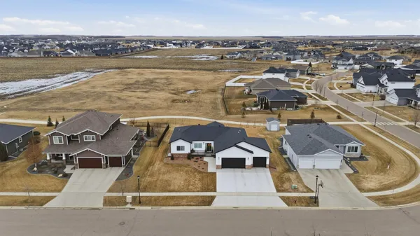 $729,900 | 4810 Lilac Drive West, West Fargo, ND 58078
