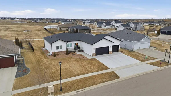 $729,900 | 4810 Lilac Drive West, West Fargo, ND 58078