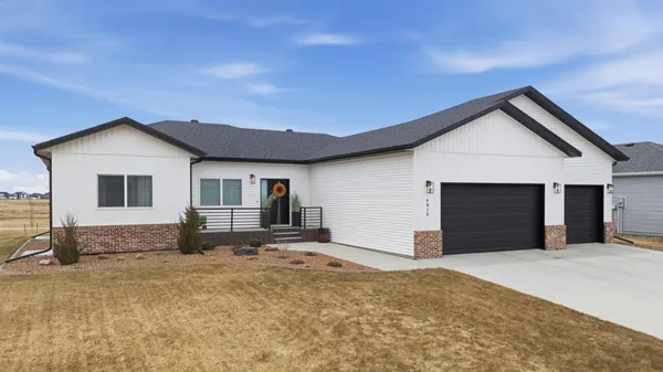 $729,900 | 4810 Lilac Drive West, West Fargo, ND 58078