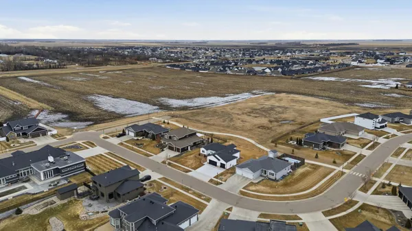 $729,900 | 4810 Lilac Drive West, West Fargo, ND 58078