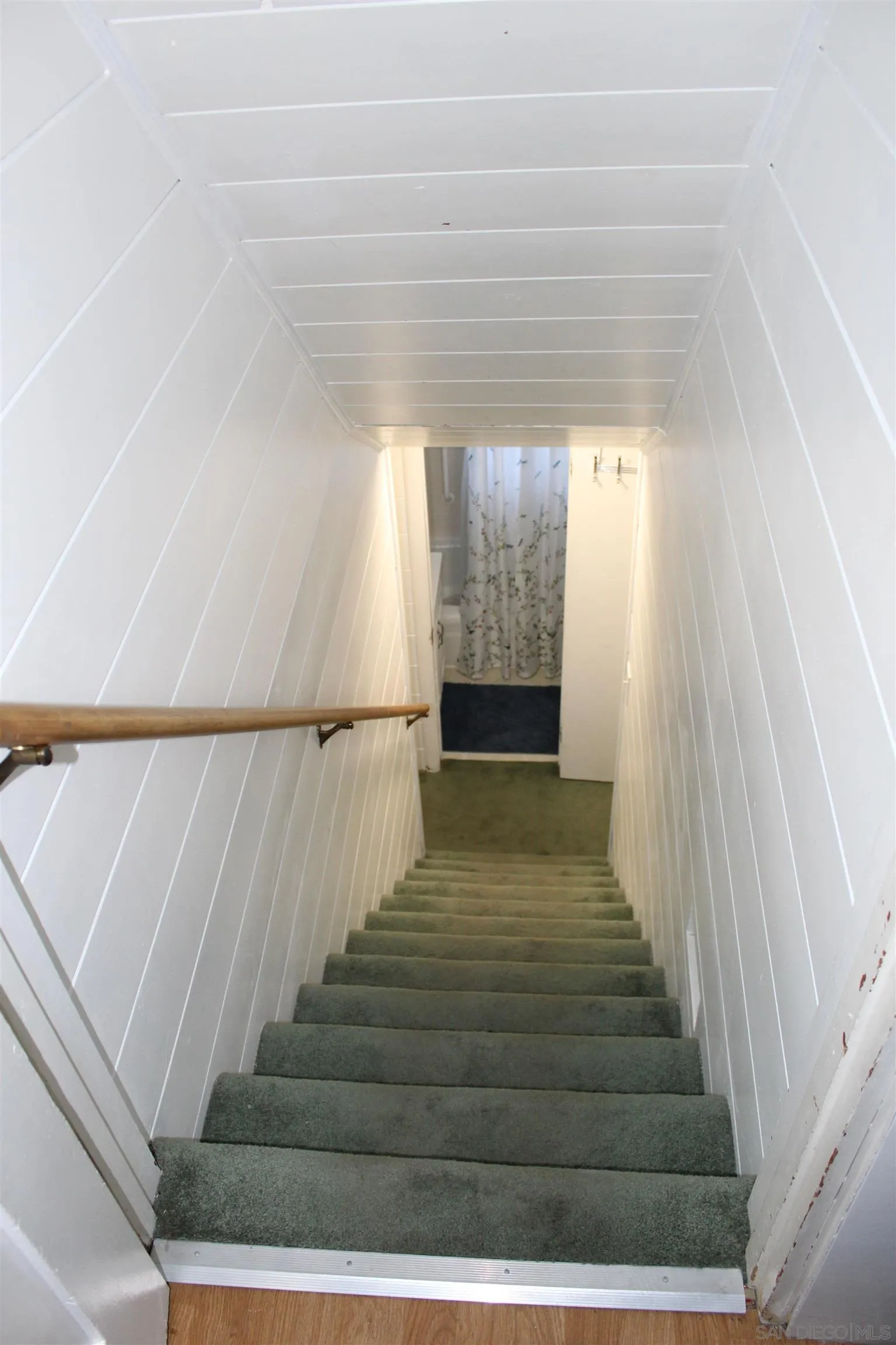 23984 Skyland Drive Crestline, CA 92325 - Photo 19 of 35 a view of entryway