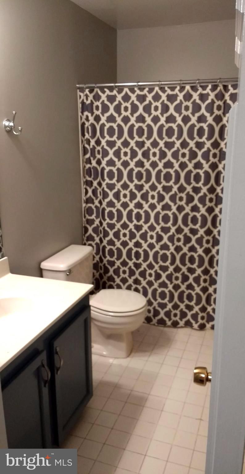14710 Turkey Foot Road Gaithersburg, MD 20878 - Photo 14 of 28 2nd Floor bath