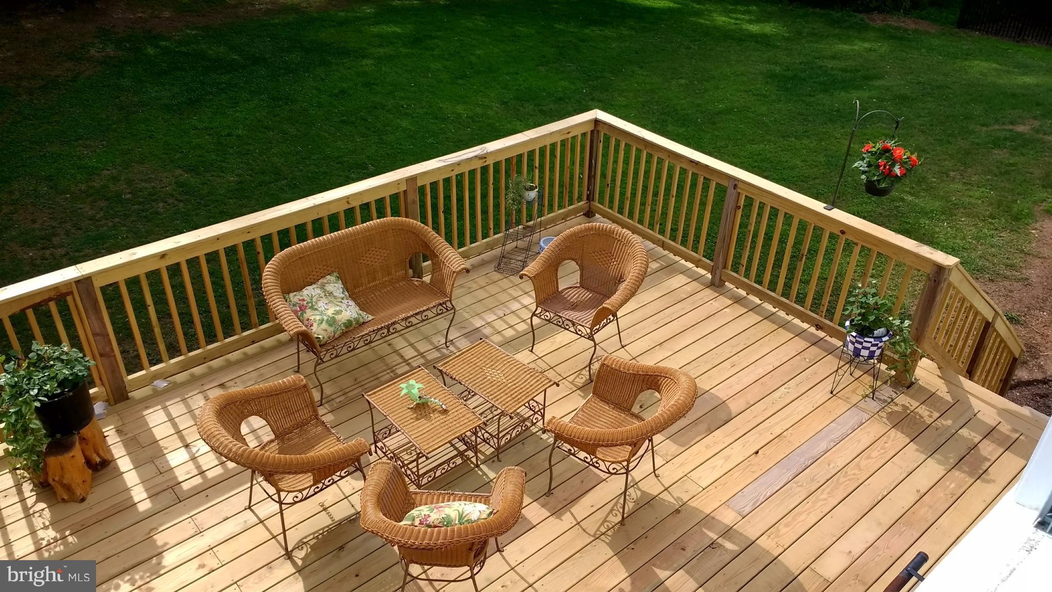 14710 Turkey Foot Road Gaithersburg, MD 20878 - Photo 18 of 28 Rear Deck
