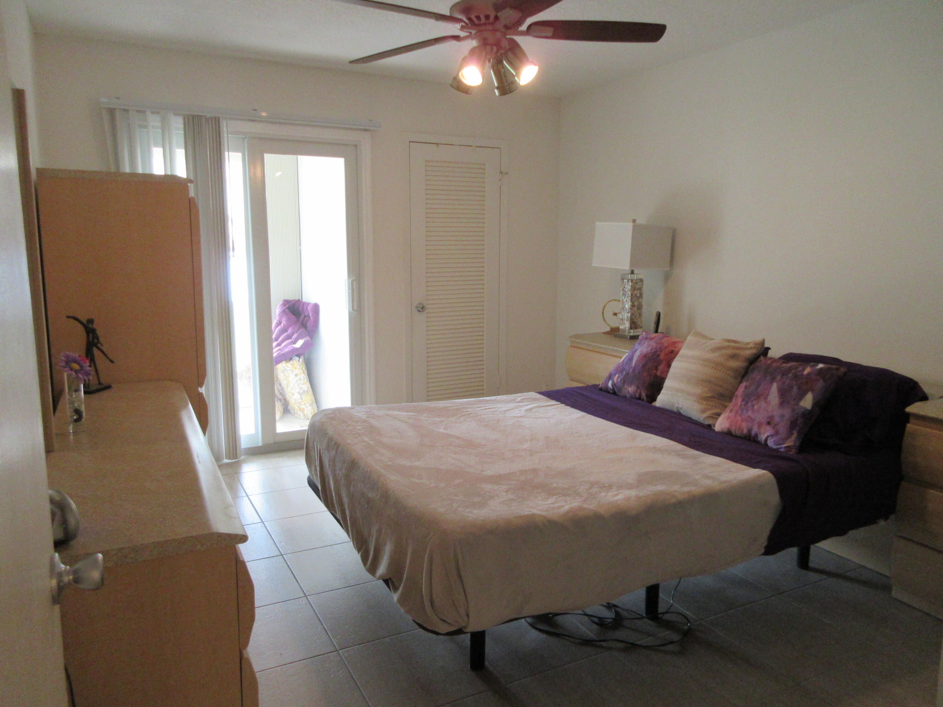 1033 Newcastle B, Unit 1033 Boca Raton, FL 33434 - Photo 7 of 16 IMG_2166