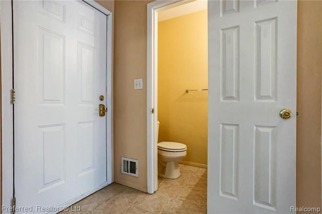 32276 West 12 Mile Road Farmington Hills, MI 48334 - Photo 6 of 29