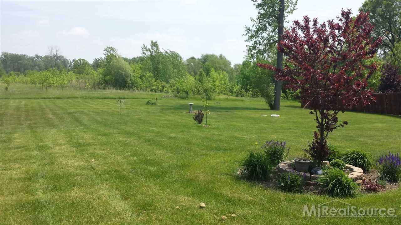 1038 Michigan Road Port Huron, MI 48060 - Photo 27 of 28 31196114-26.JPG