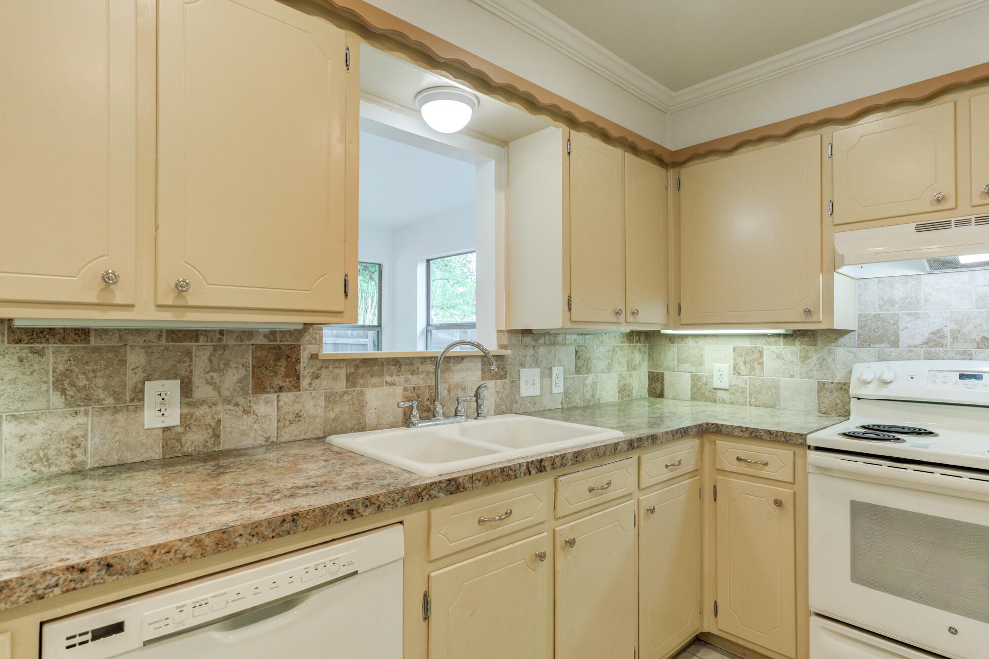 3115 38th Street Lubbock, TX 79413 - Photo 13 of 34 DSC01867_68_69_70_71