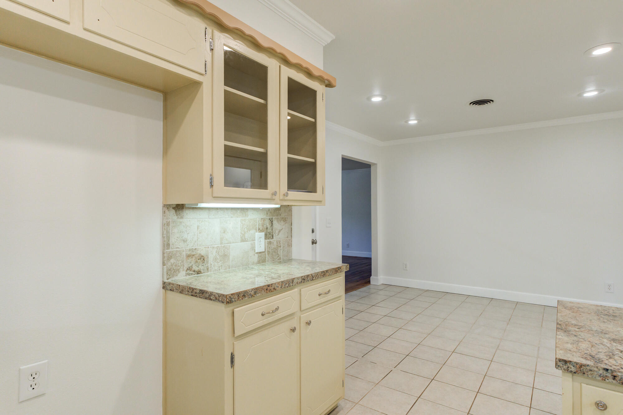 3115 38th Street Lubbock, TX 79413 - Photo 15 of 34 DSC01877_78_79_80_81