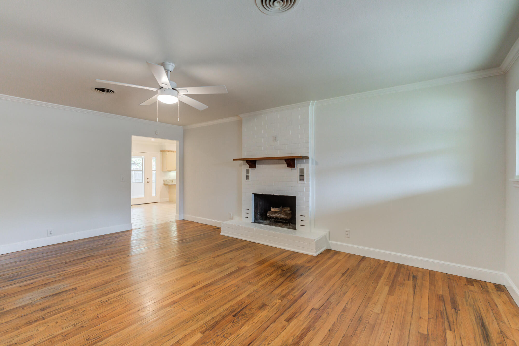 3115 38th Street Lubbock, TX 79413 - Photo 3 of 34 DSC01822_3_4_5_6